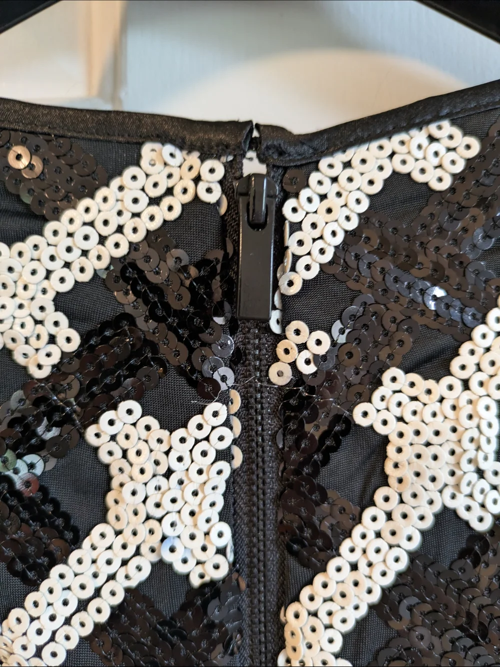 Taylor Black & White Sequin Shift Dress - Picture 4 of 9